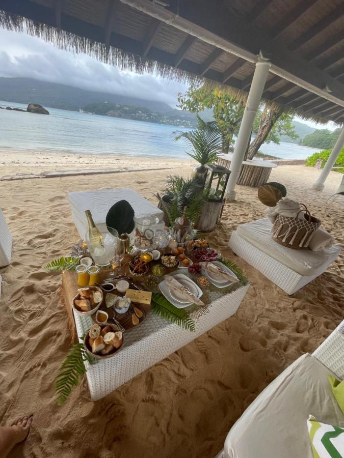 Pineapple * Baie Lazare (Mahe)